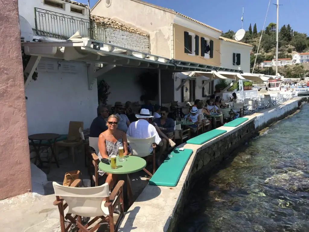 Drinks at the Roxi Bar in Loggos