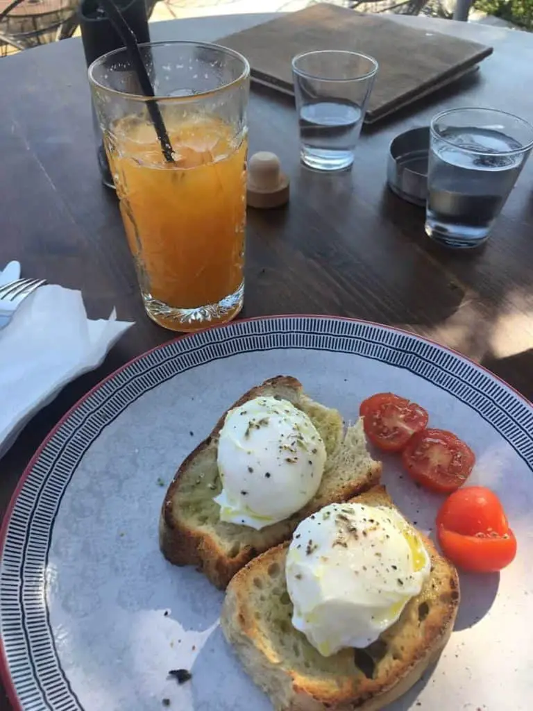 Breakfast at the Averto Day and Night Yard on Paxos